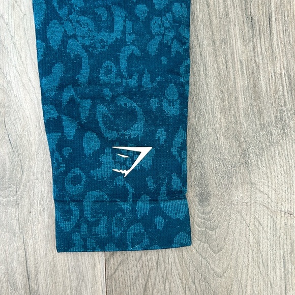 Gymshark High Waisted Adapt Animal Seamless Legging - Picture 4 of 7